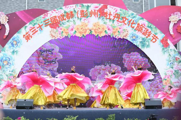 淺析如何找一家專業的四川演藝公司？